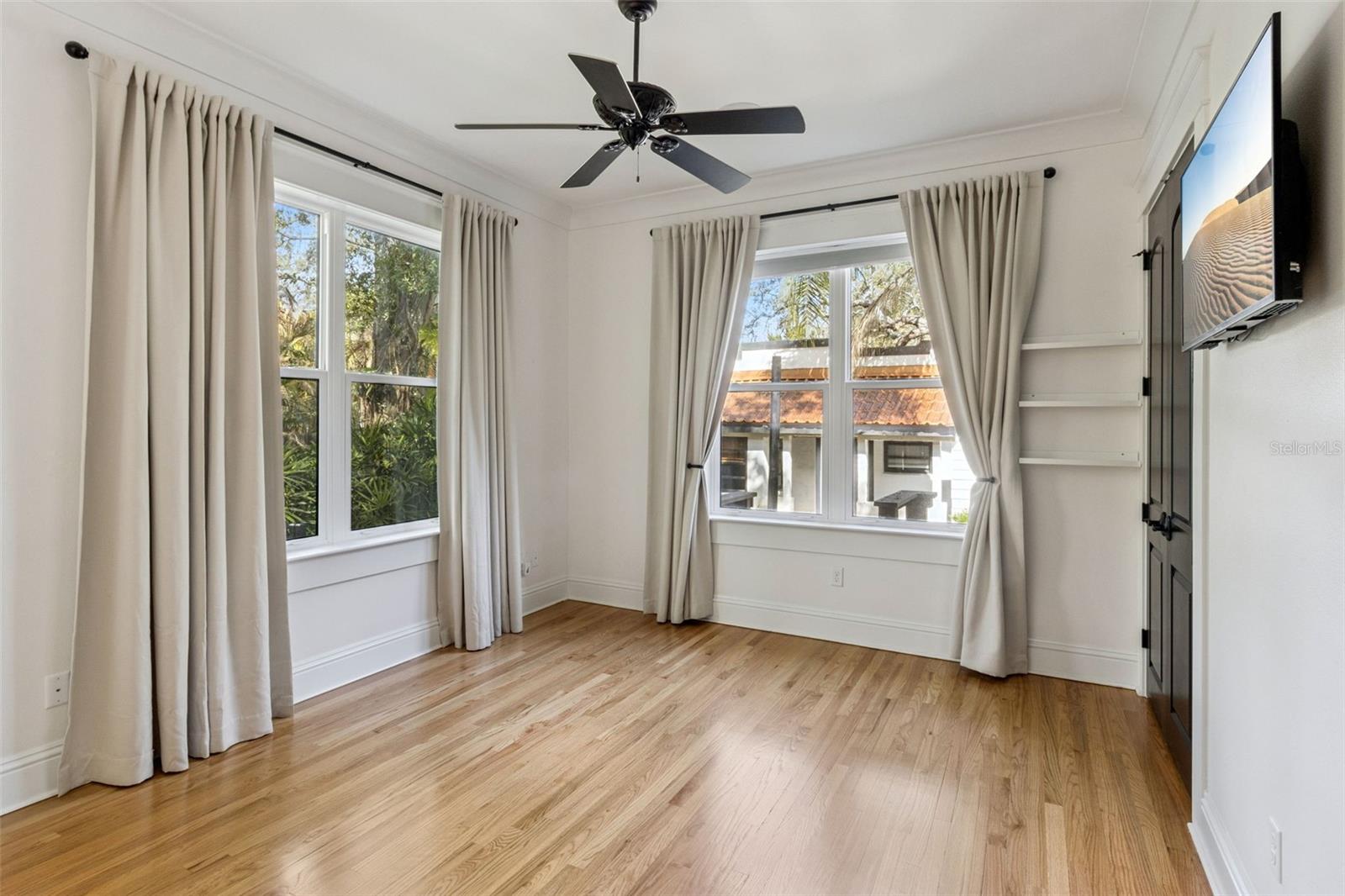 SHADOWLAWN - Residential