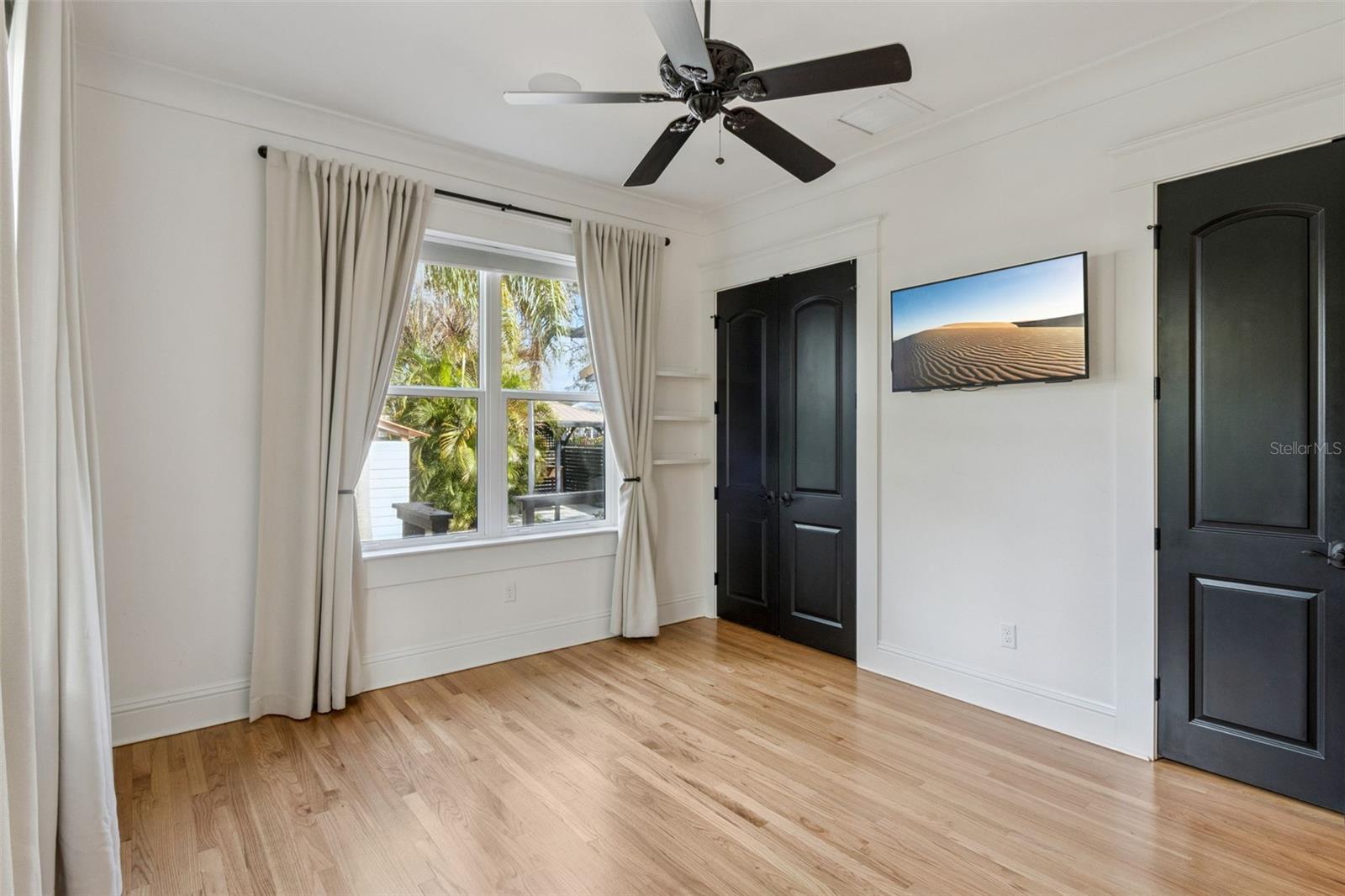 SHADOWLAWN - Residential