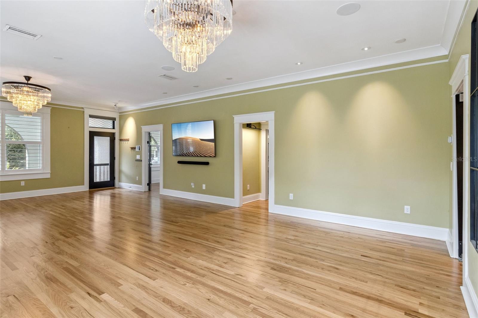 SHADOWLAWN - Residential