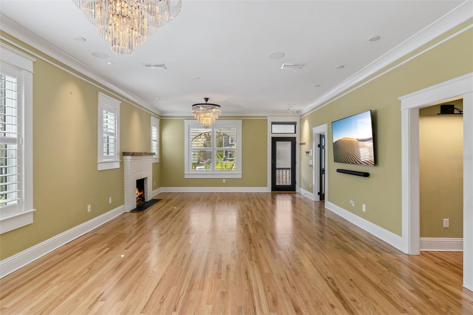 SHADOWLAWN - Residential