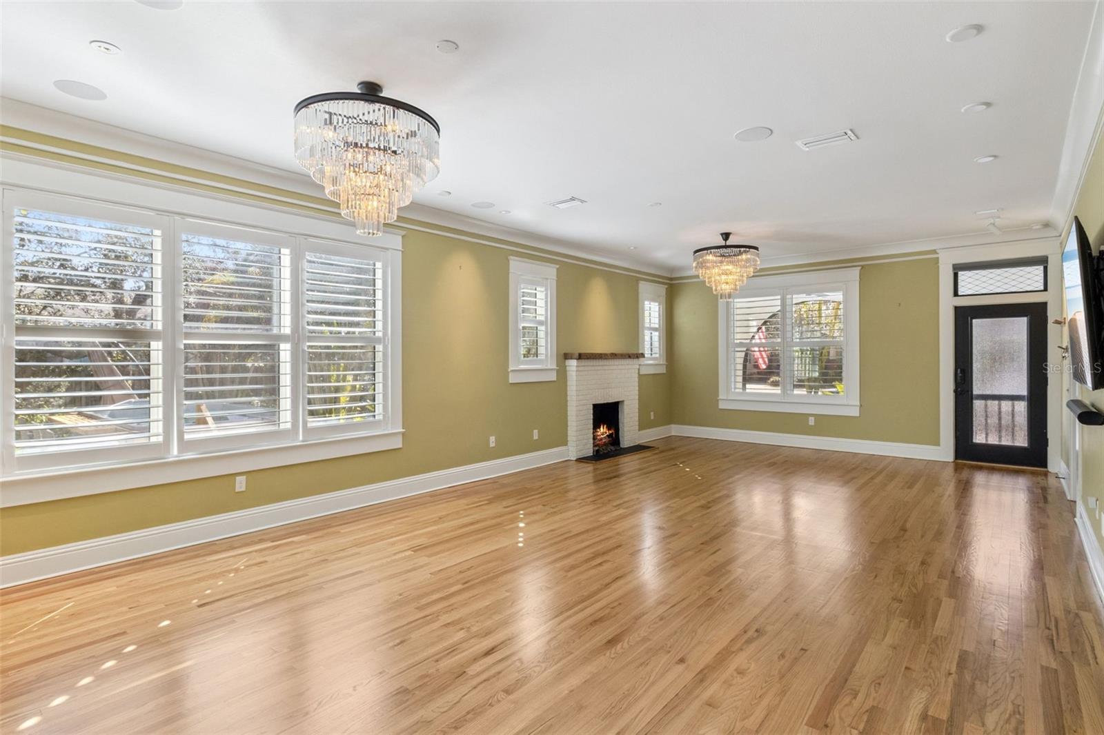 SHADOWLAWN - Residential