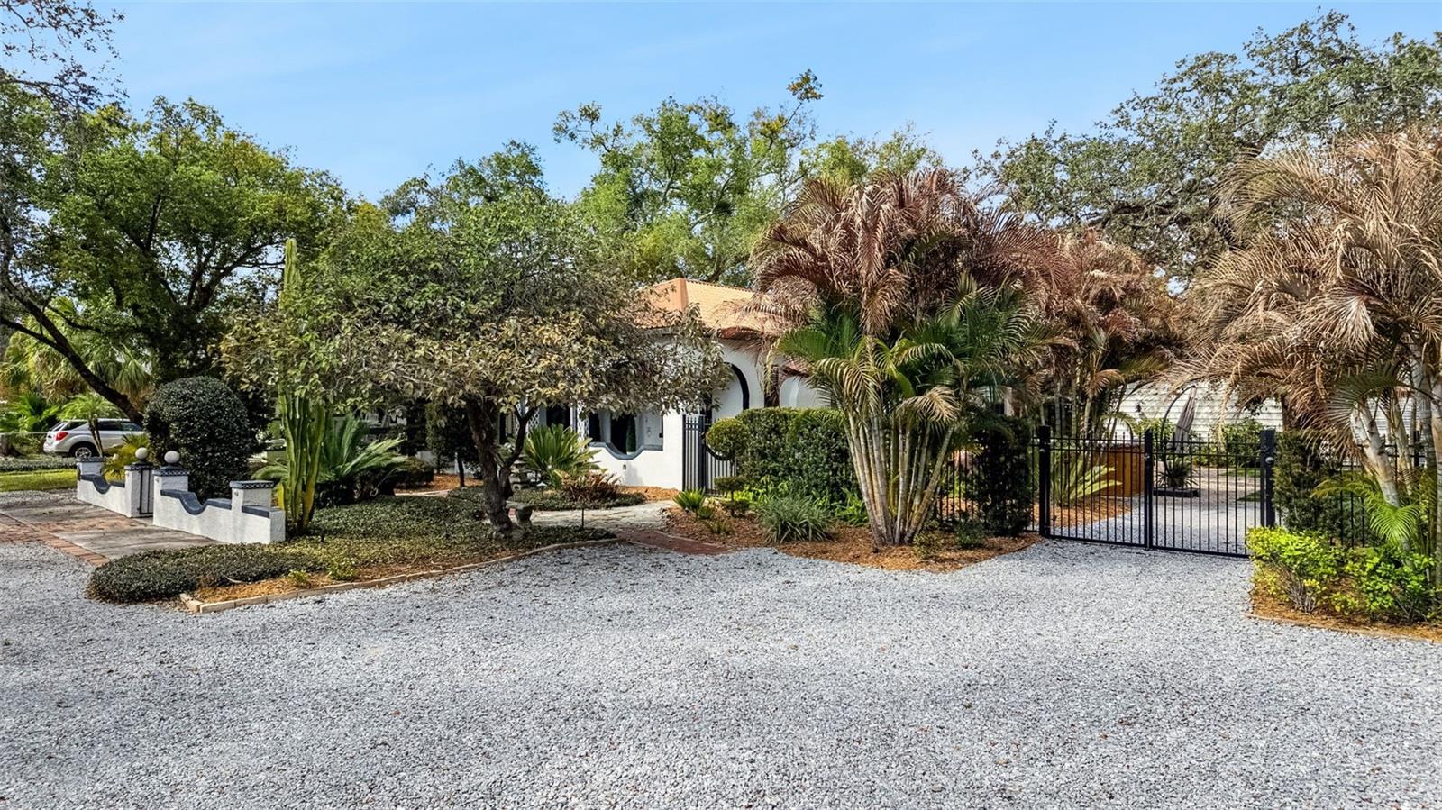 SHADOWLAWN - Residential