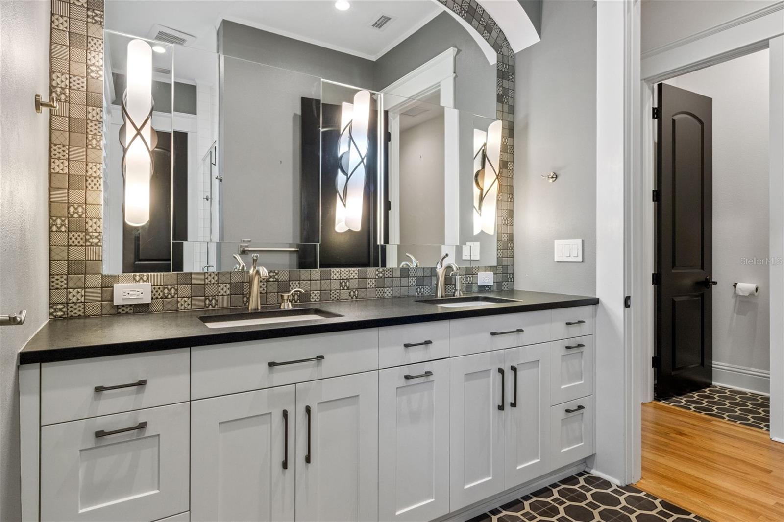 SHADOWLAWN - Residential