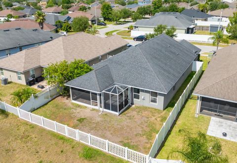 A home in WIMAUMA