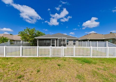 A home in WIMAUMA