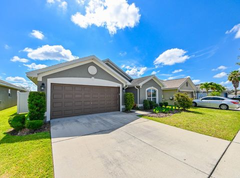 A home in WIMAUMA