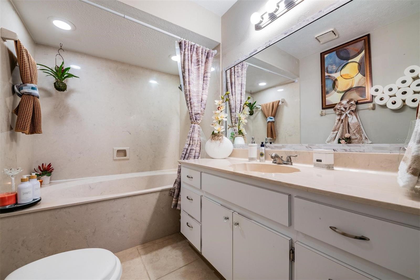 CLUB VILLAS CONDO - Residential