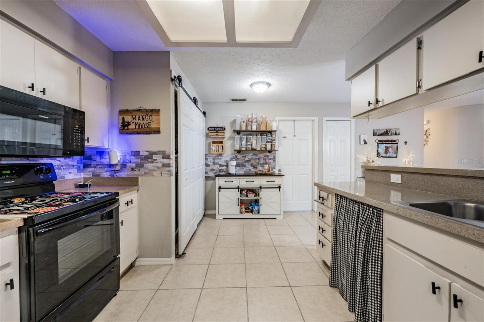 CLUB VILLAS CONDO - Residential