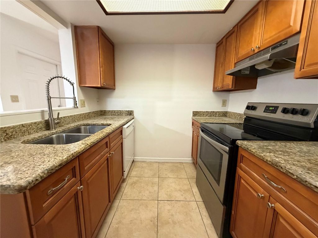 Photo of 960 SW 55 Terrace, Gainesville, FL 32607 (MLS # GC537352)