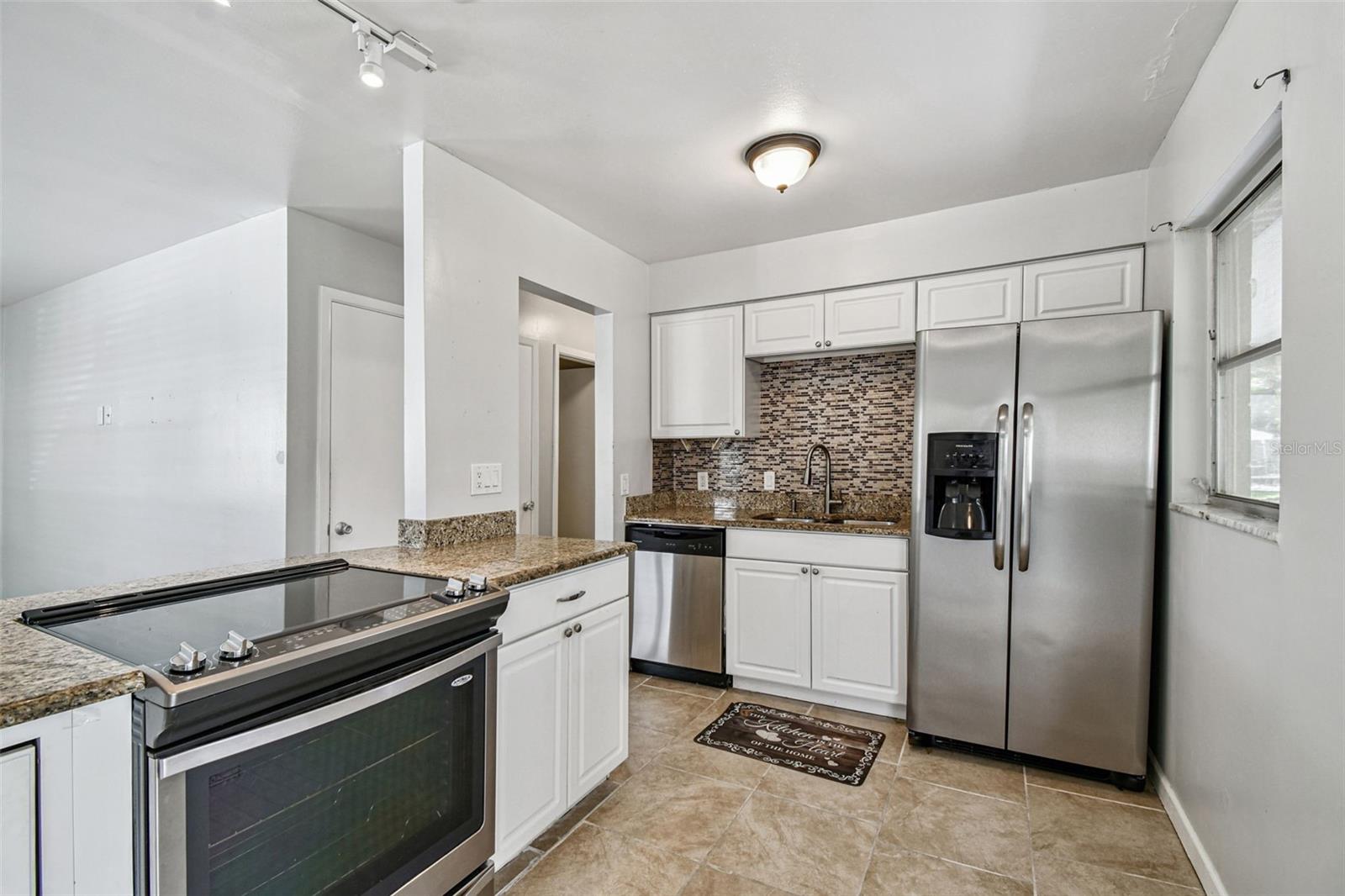 LAND LACKEY ESTATES UNIT 3 - Residential