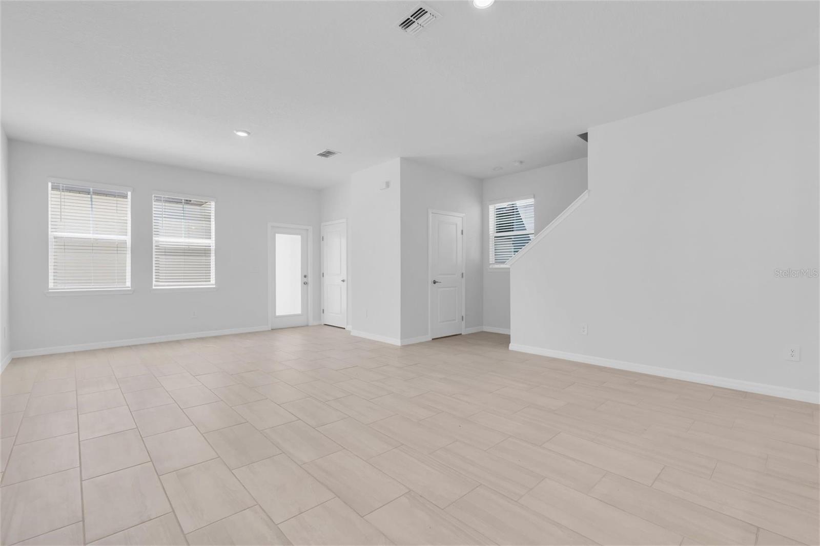 LONGLEAF NBRHD FOUR PH II - Residential Lease