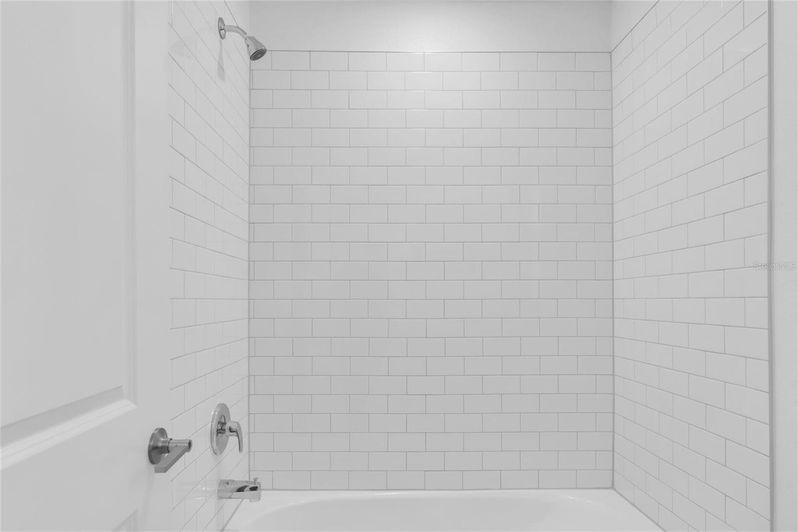 LONGLEAF NBRHD FOUR PH II - Residential Lease