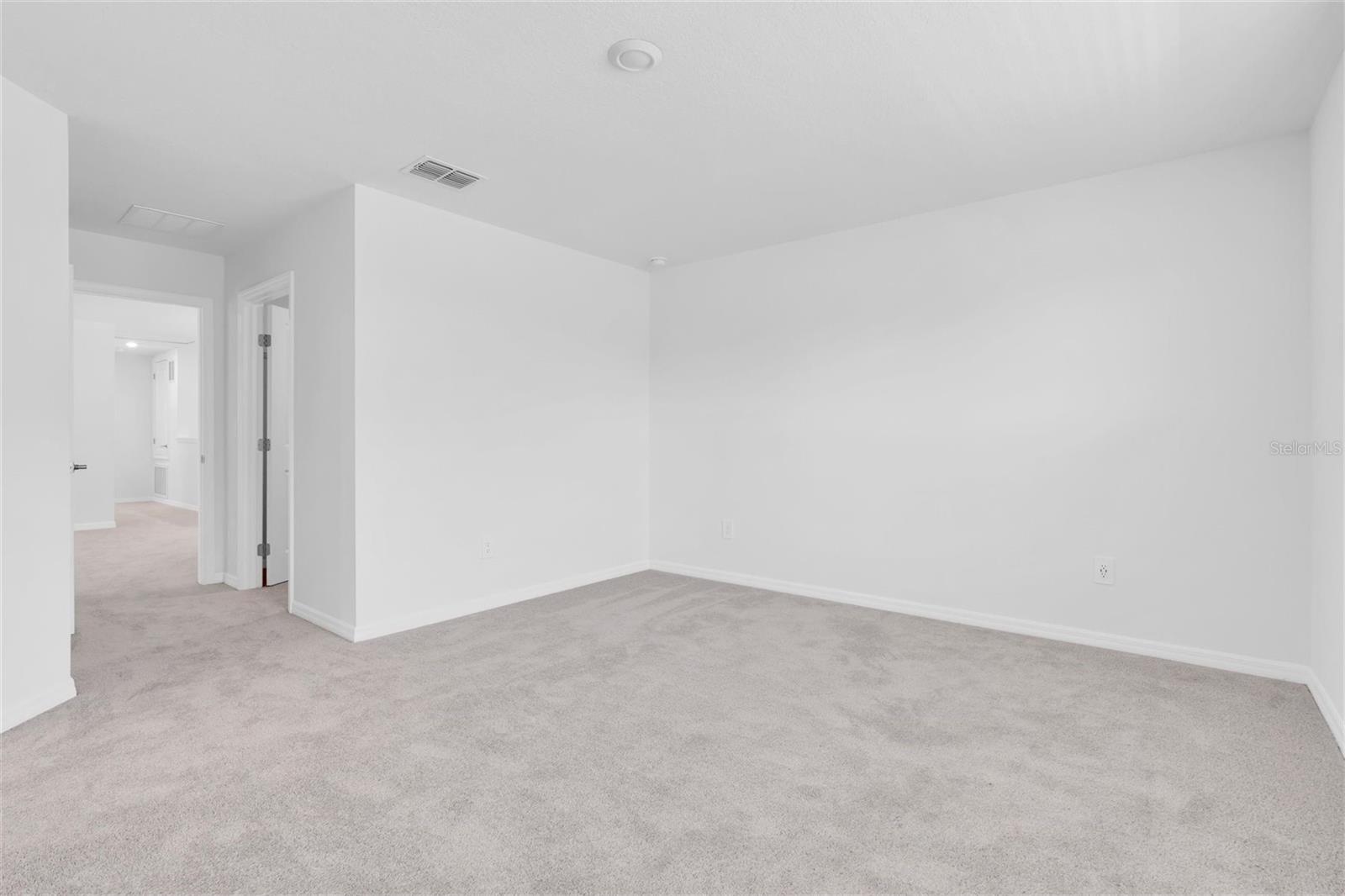 LONGLEAF NBRHD FOUR PH II - Residential Lease