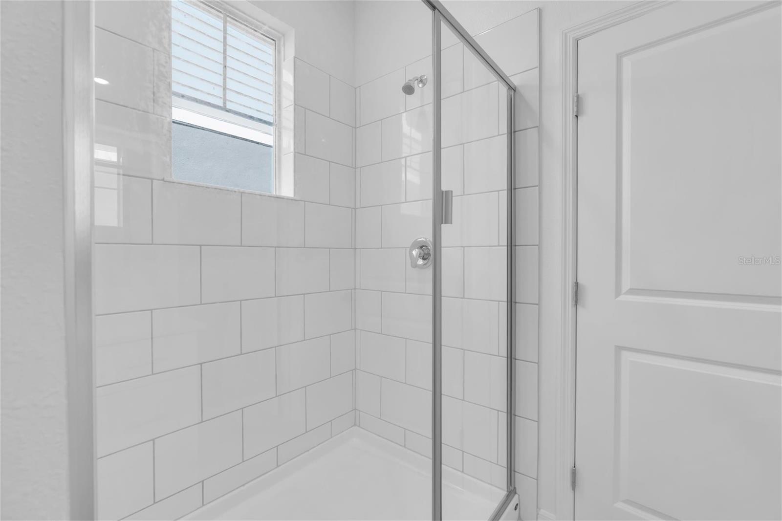 LONGLEAF NBRHD FOUR PH II - Residential Lease