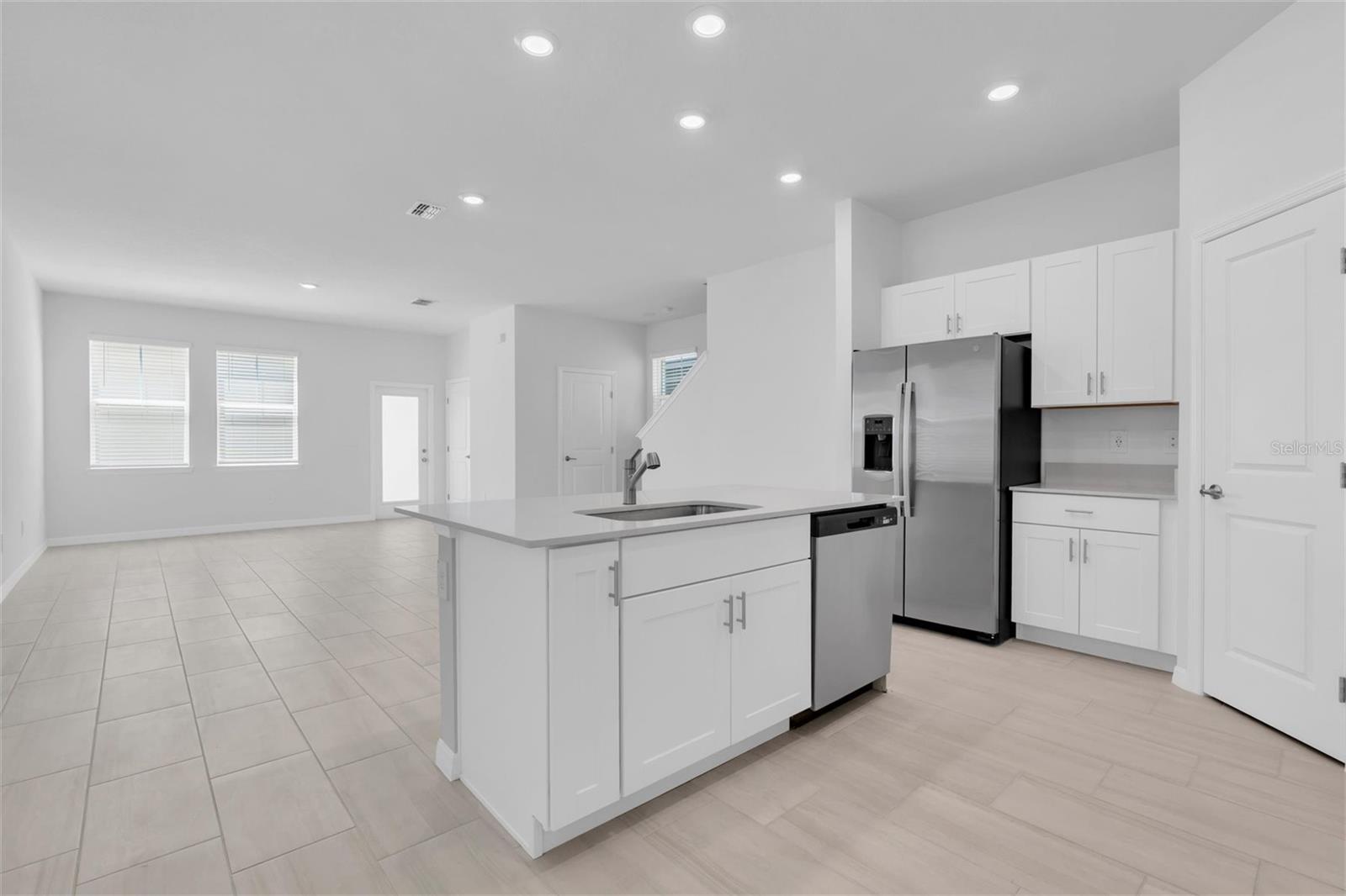 LONGLEAF NBRHD FOUR PH II - Residential Lease