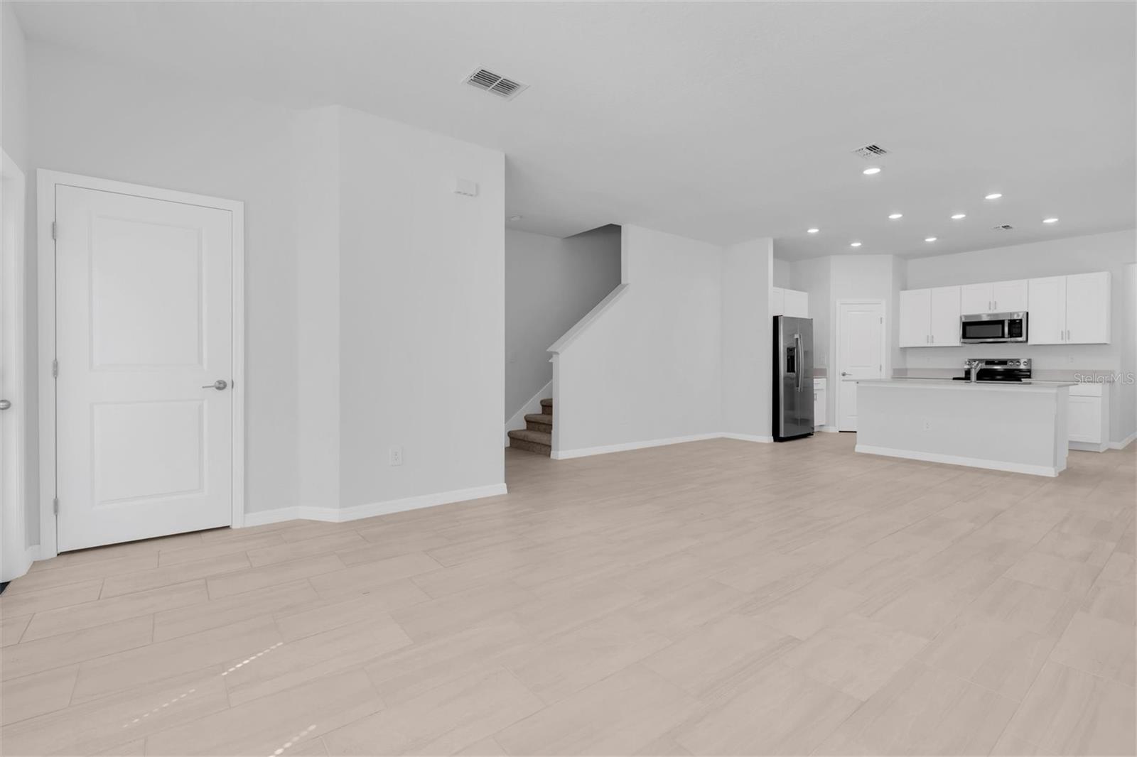 LONGLEAF NBRHD FOUR PH II - Residential Lease