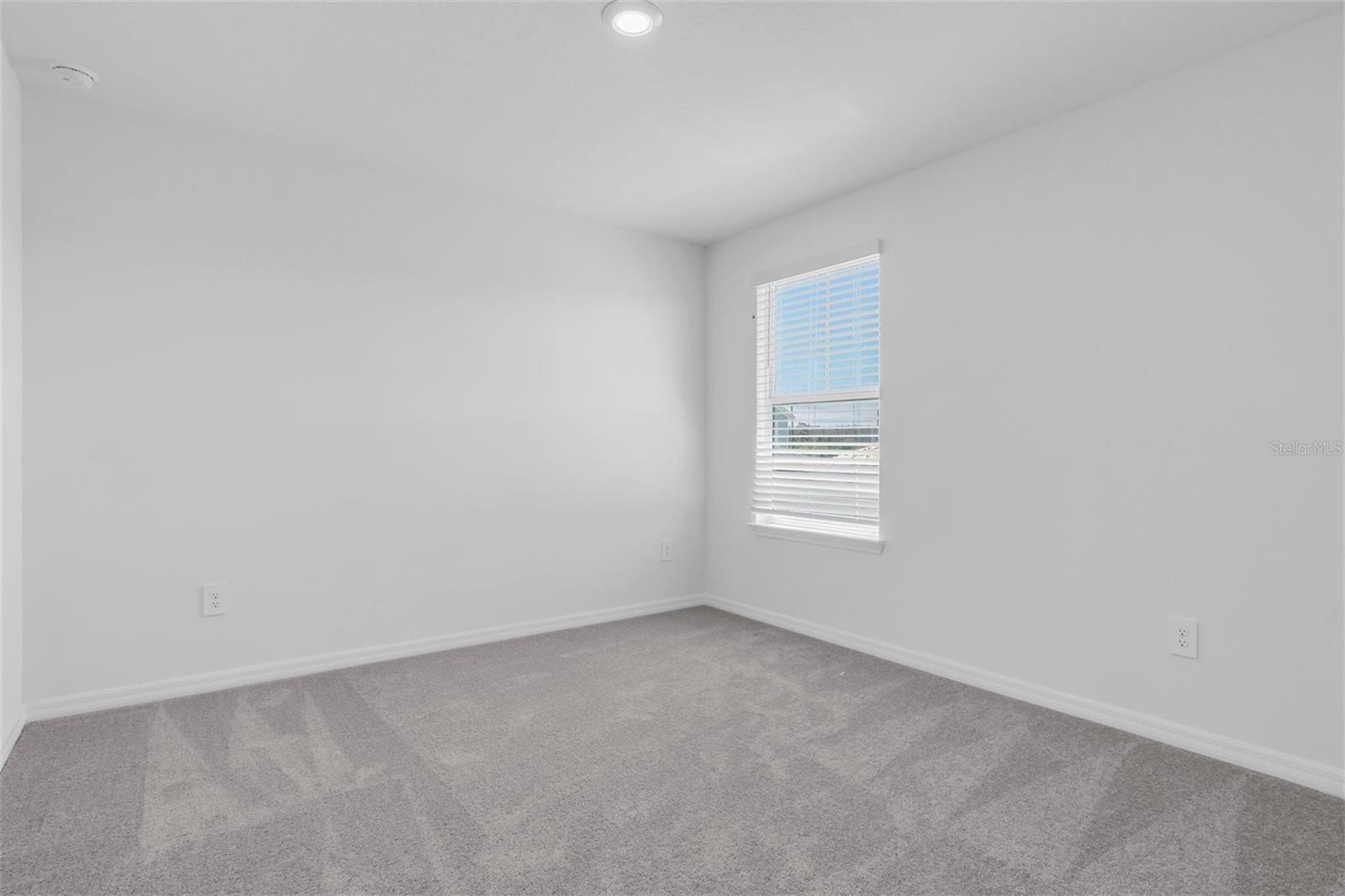 LONGLEAF NBRHD FOUR PH II - Residential Lease