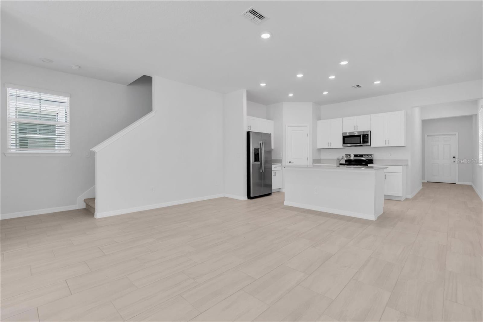 LONGLEAF NBRHD FOUR PH II - Residential Lease