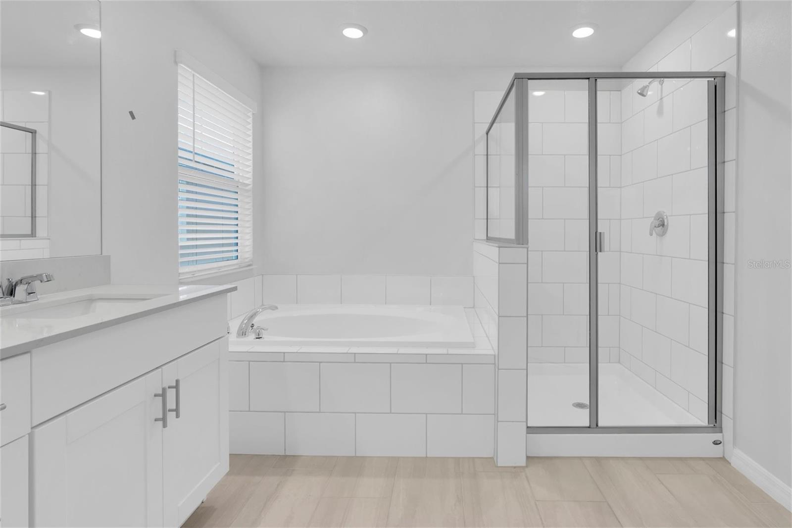 LONGLEAF NBRHD FOUR PH II - Residential Lease