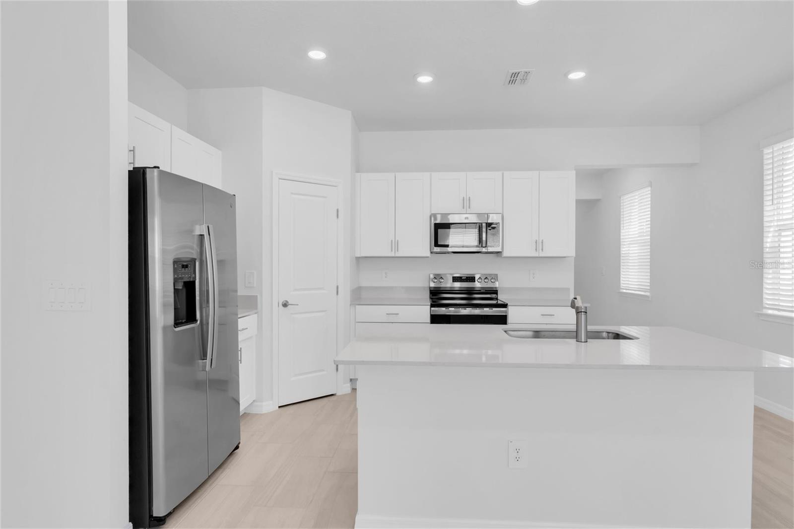 LONGLEAF NBRHD FOUR PH II - Residential Lease