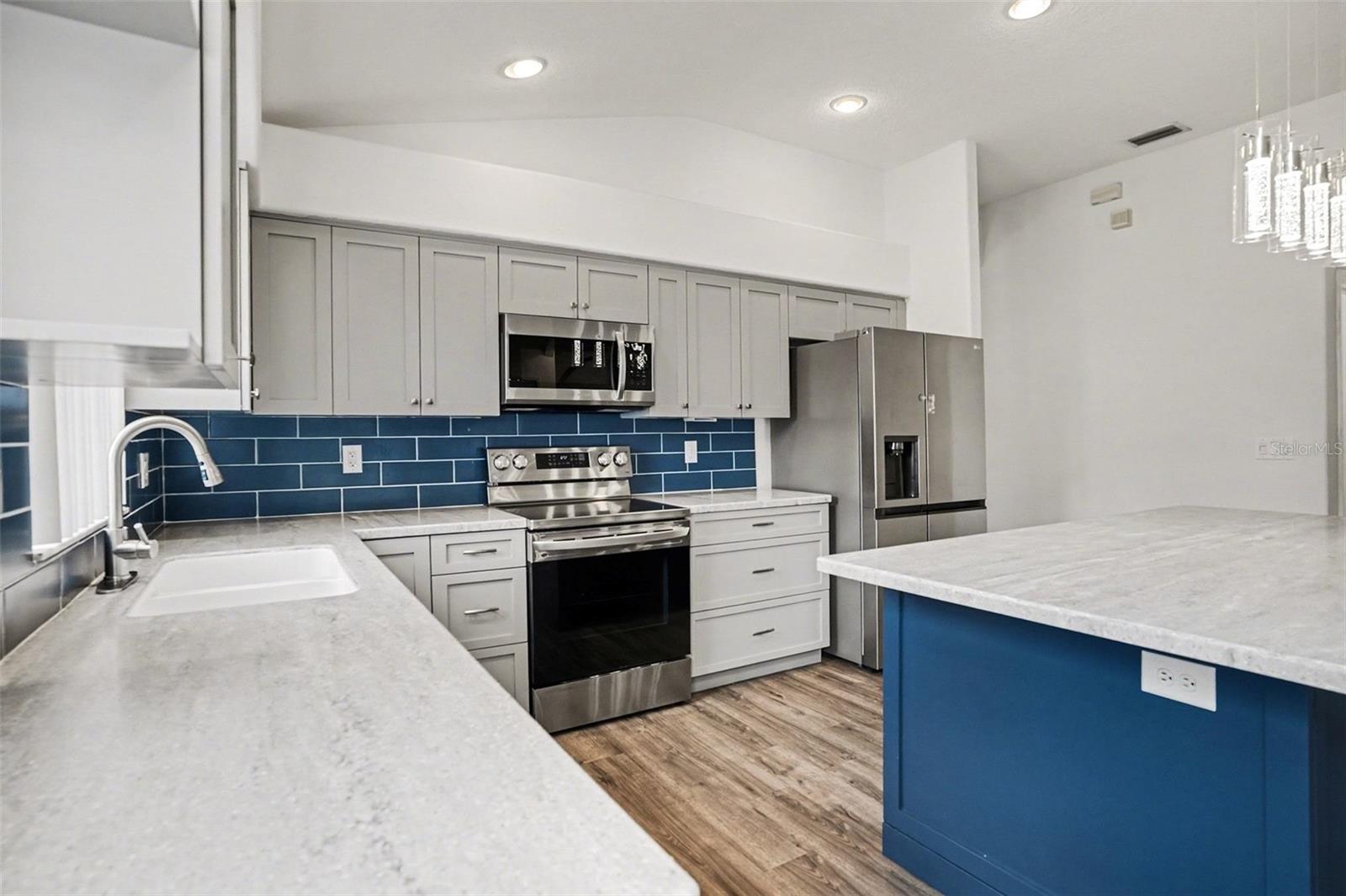 TAMPA BAY GOLF&TENNIS CLB PH V - Residential