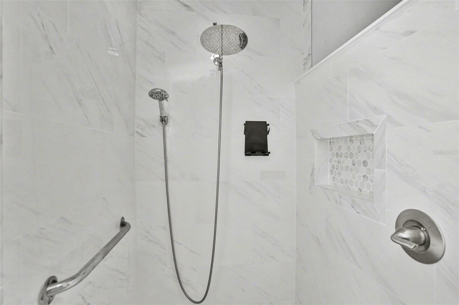 TAMPA BAY GOLF&TENNIS CLB PH V - Residential