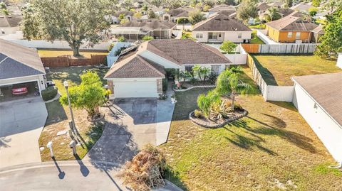 A home in LAKELAND