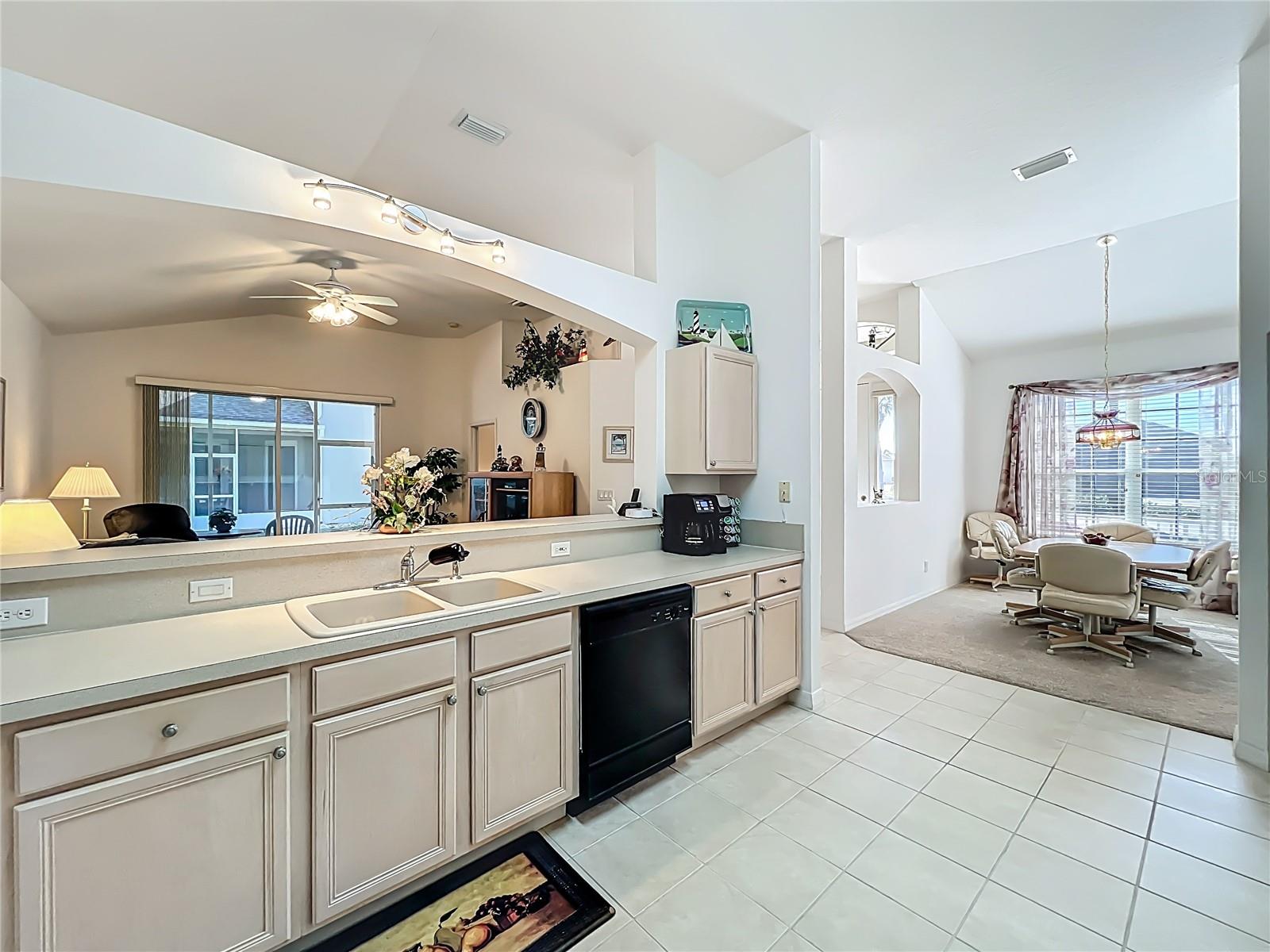 OCEAN SIDE VILLAGE - Residential