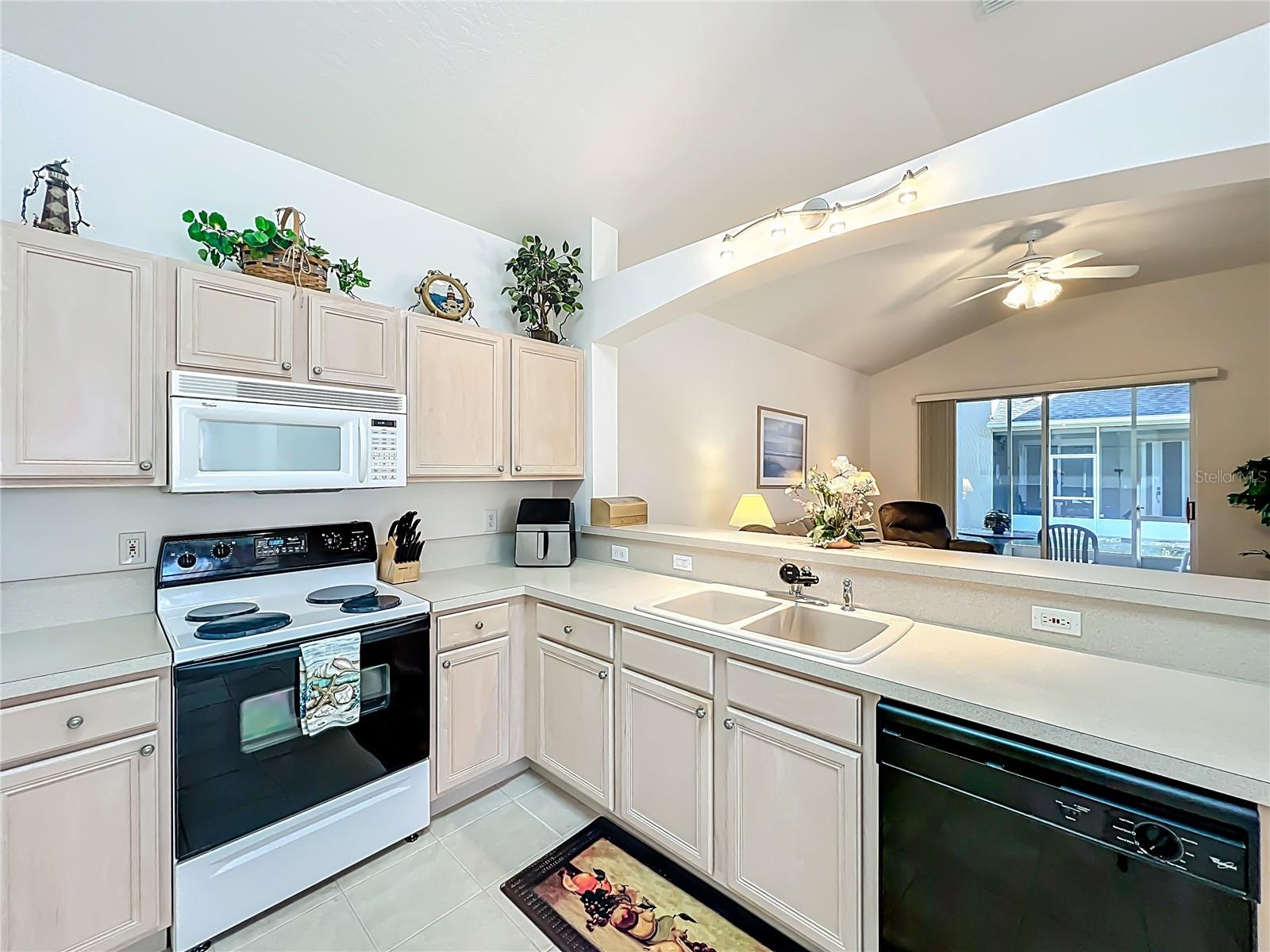 OCEAN SIDE VILLAGE - Residential