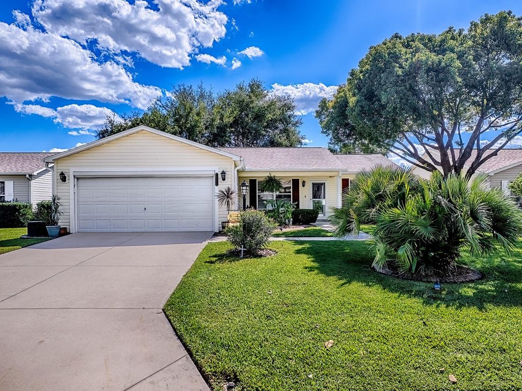Photo of 16899 SE 96th Chapelwood Circle, The Villages, FL 32162 (MLS # G5103543)