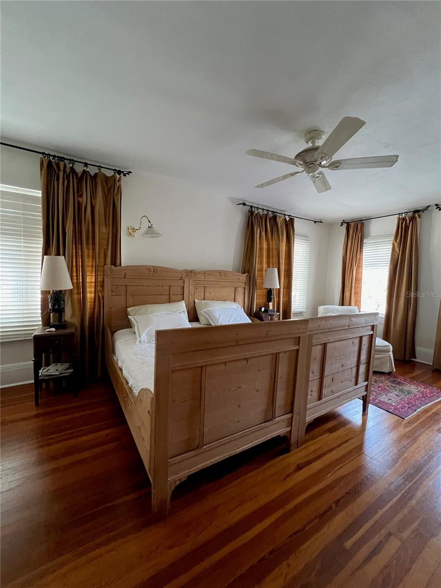 COLLEGE PLACE REP - Residential