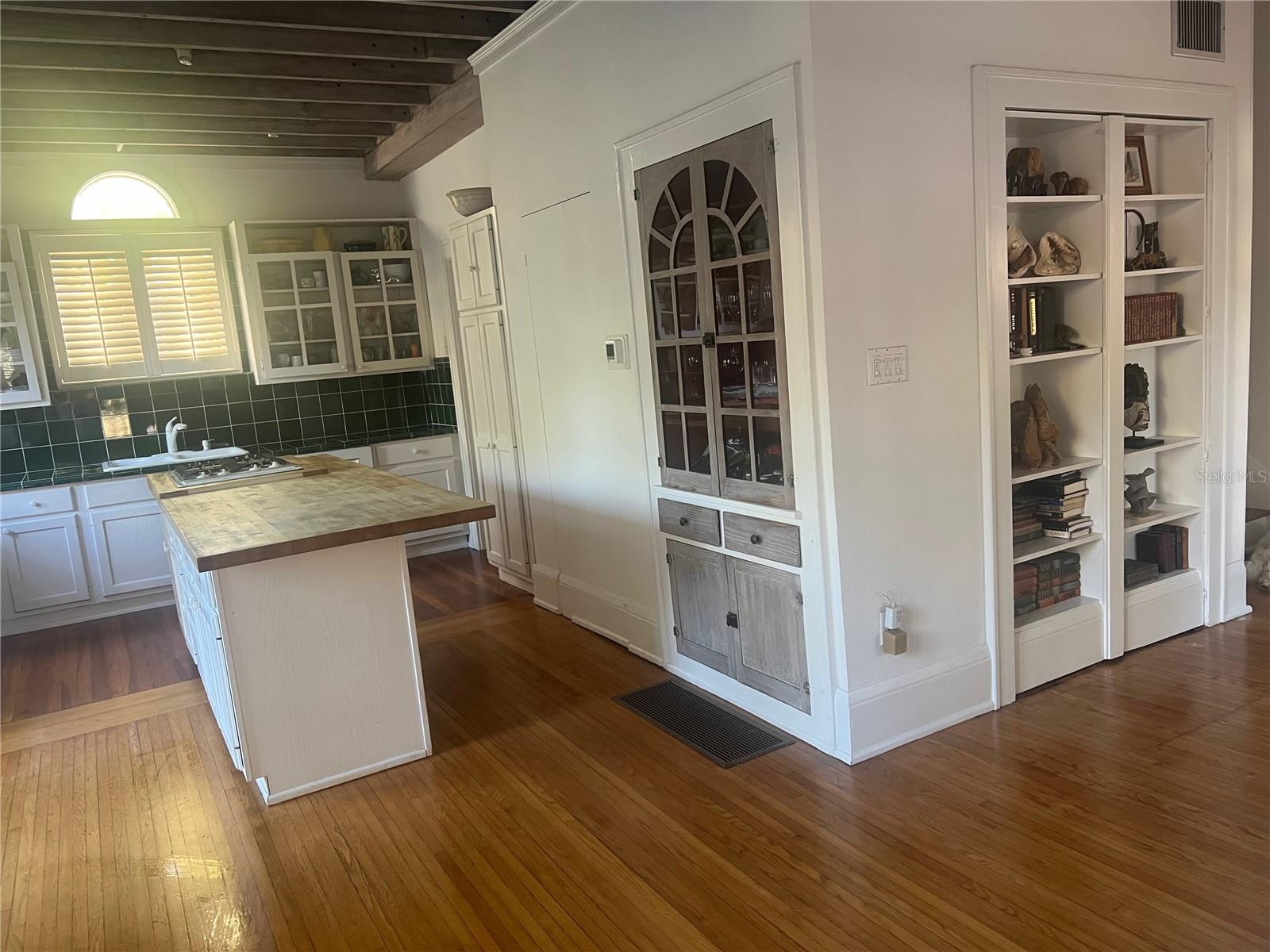 COLLEGE PLACE REP - Residential