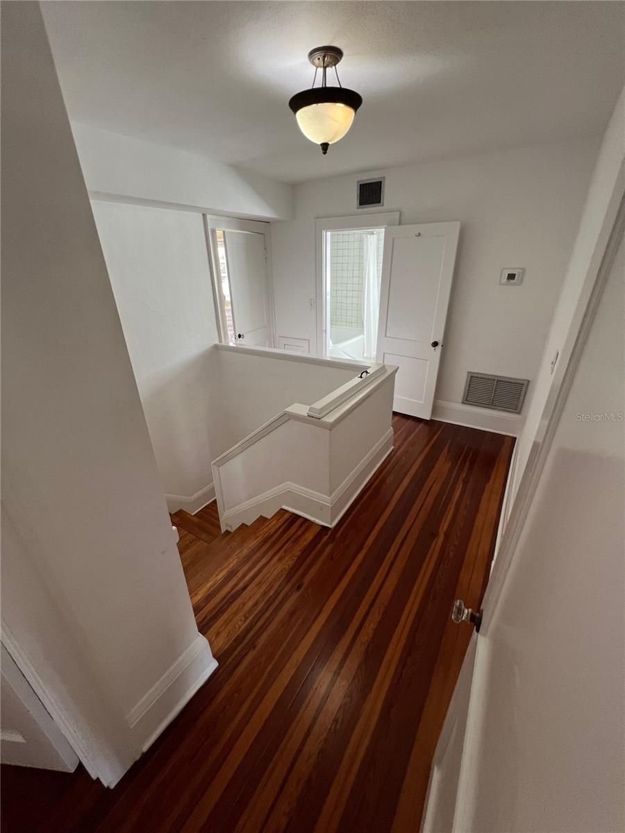 COLLEGE PLACE REP - Residential