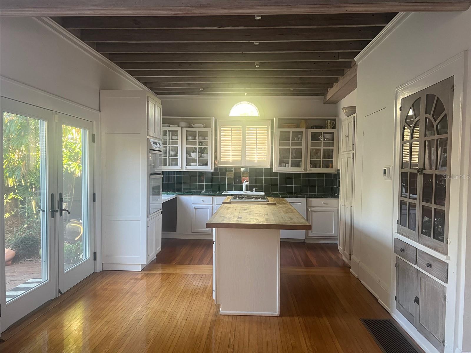 COLLEGE PLACE REP - Residential