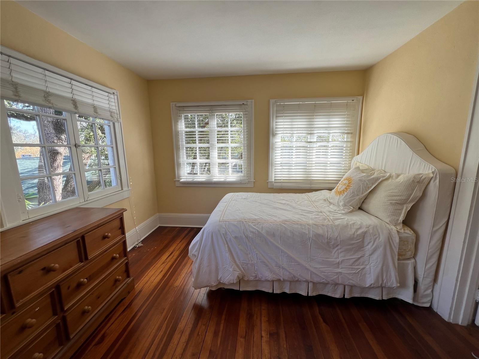 COLLEGE PLACE REP - Residential