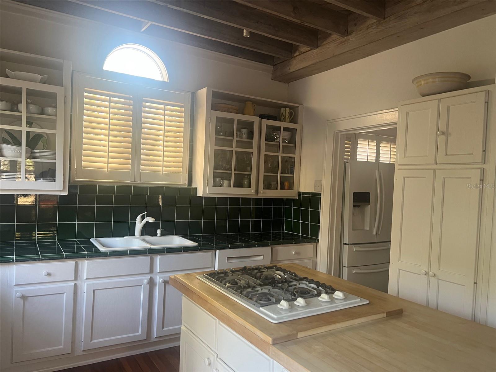 COLLEGE PLACE REP - Residential