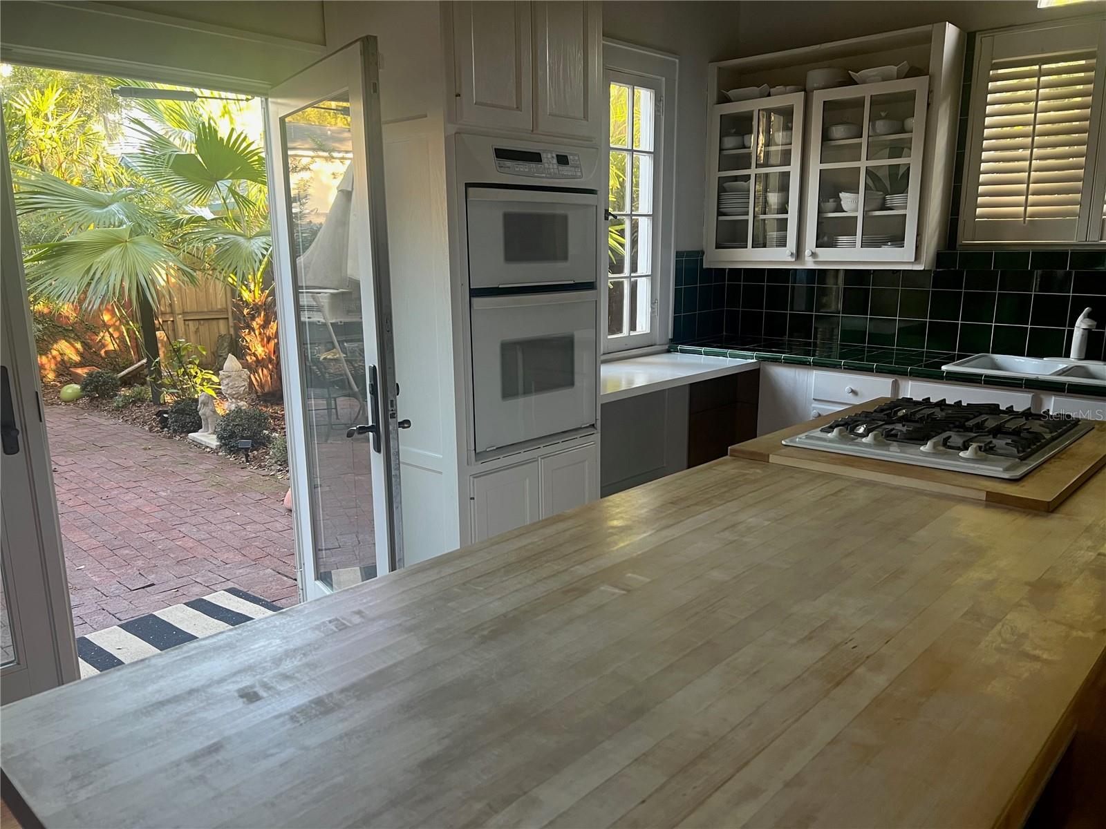 COLLEGE PLACE REP - Residential