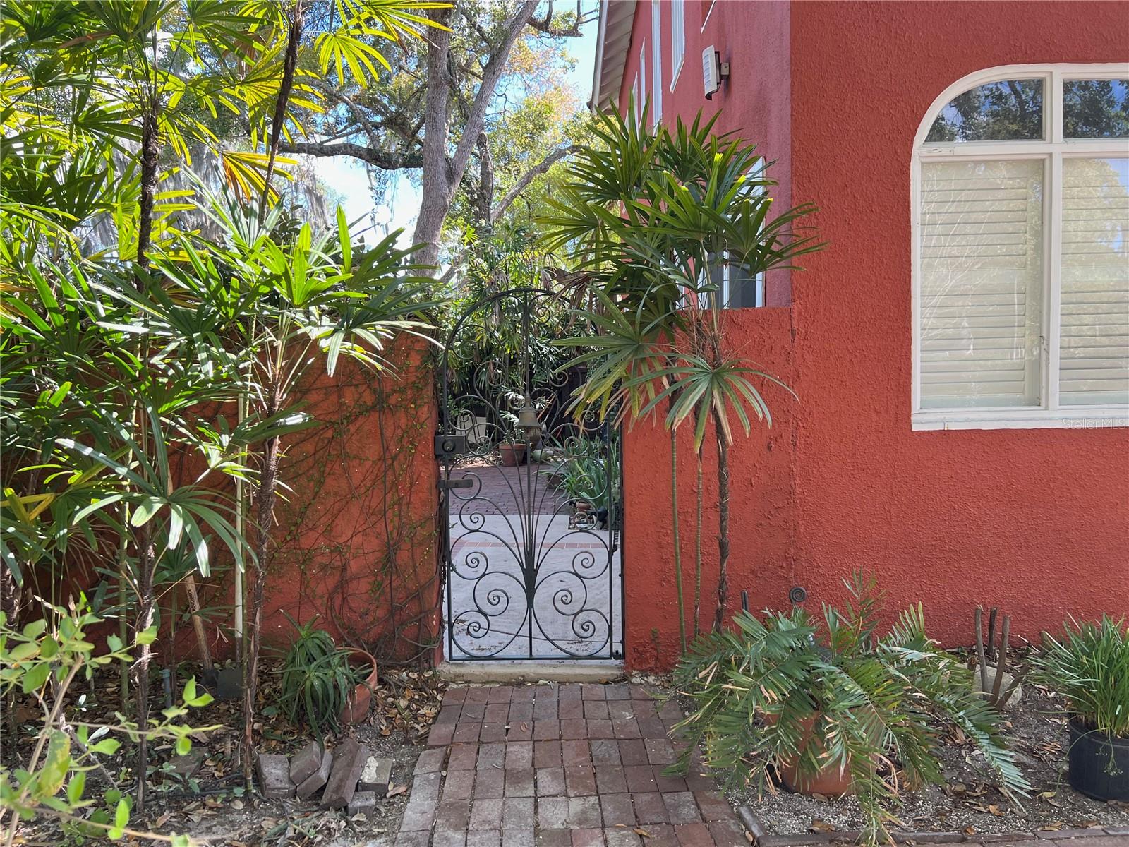 COLLEGE PLACE REP - Residential