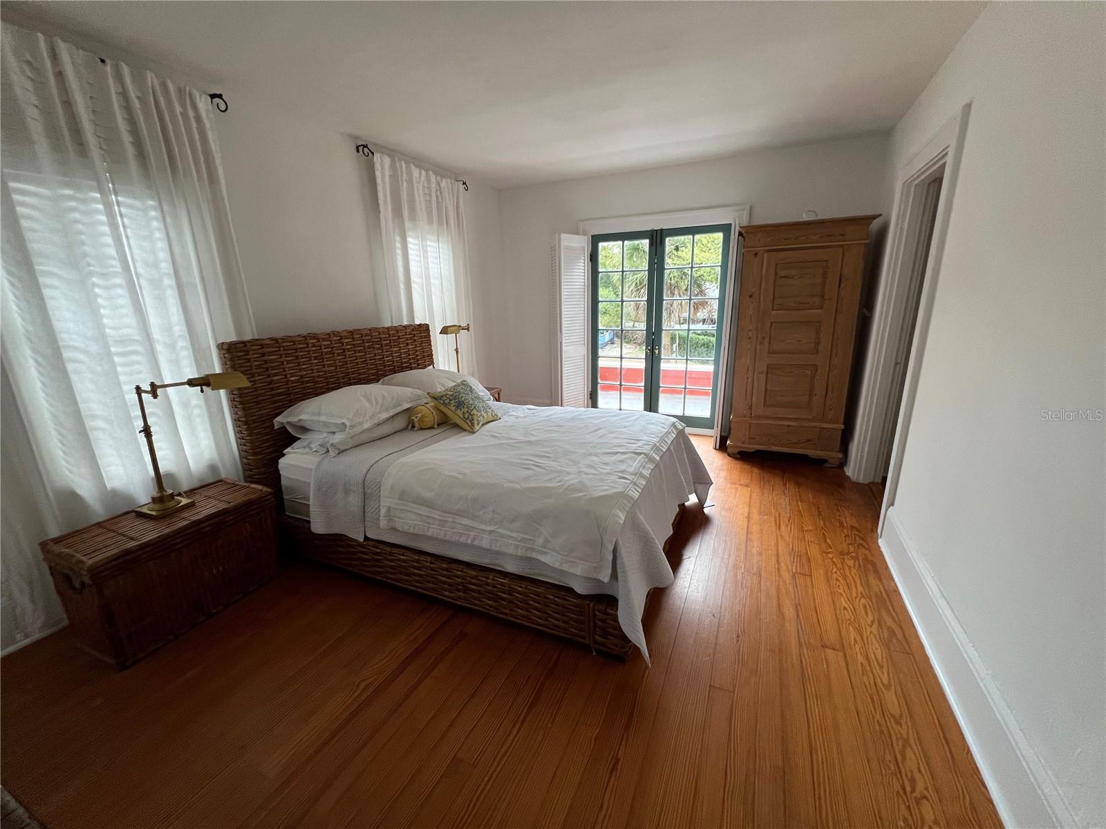 COLLEGE PLACE REP - Residential