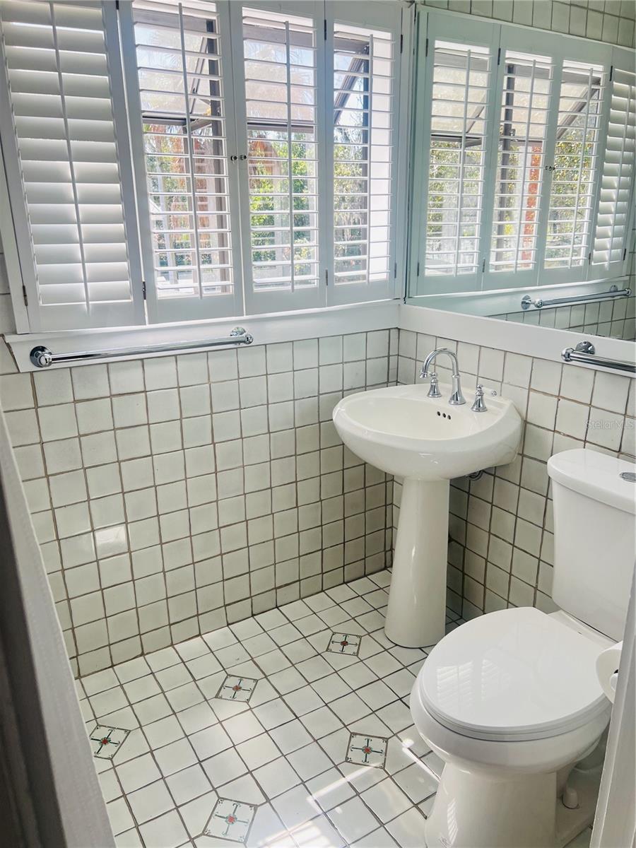 COLLEGE PLACE REP - Residential