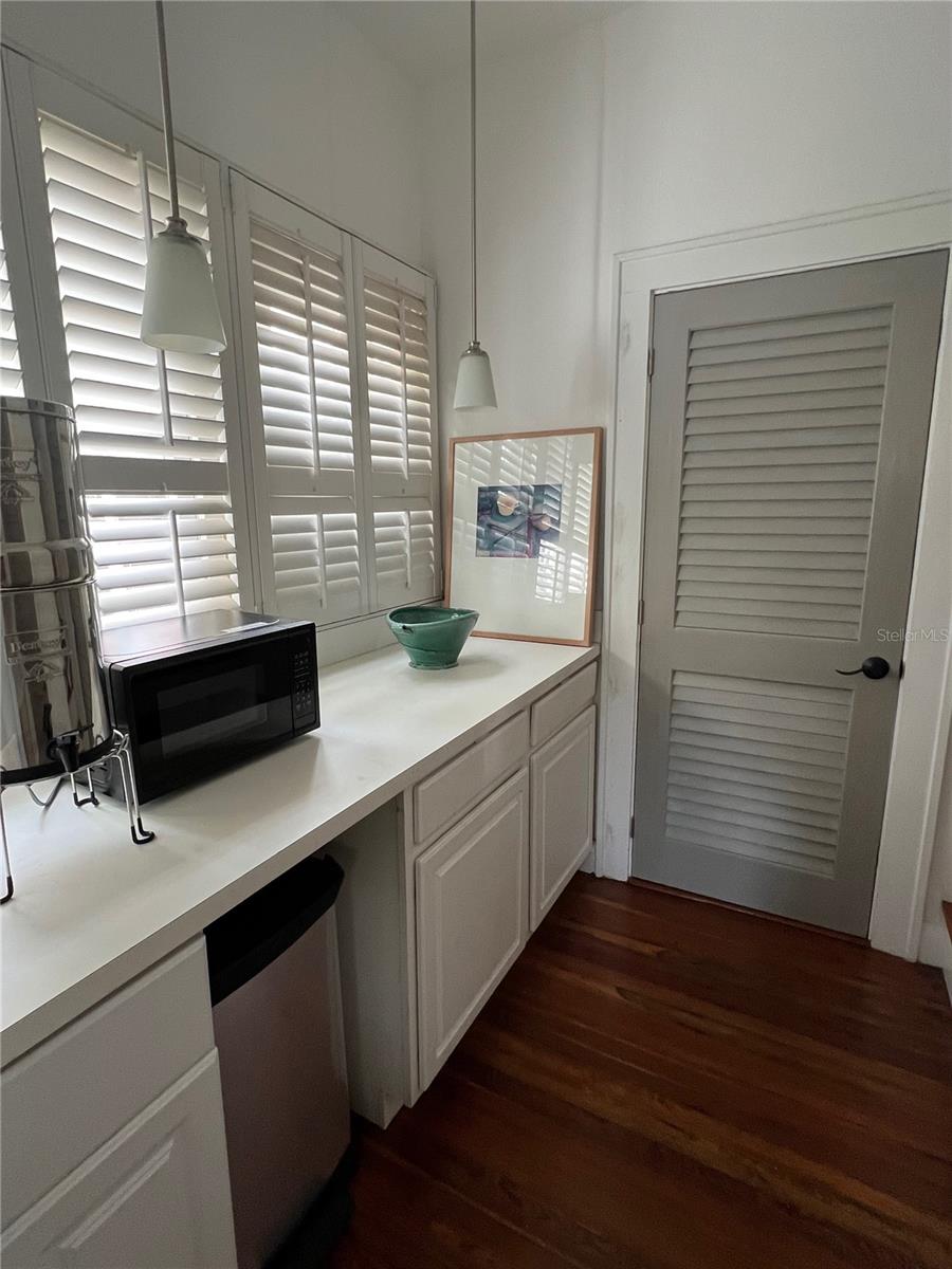 COLLEGE PLACE REP - Residential