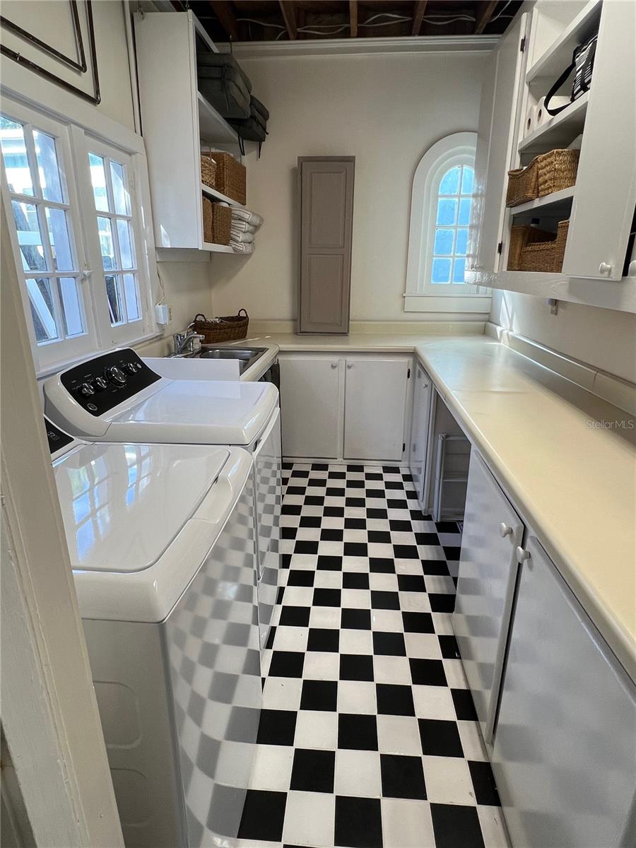 COLLEGE PLACE REP - Residential