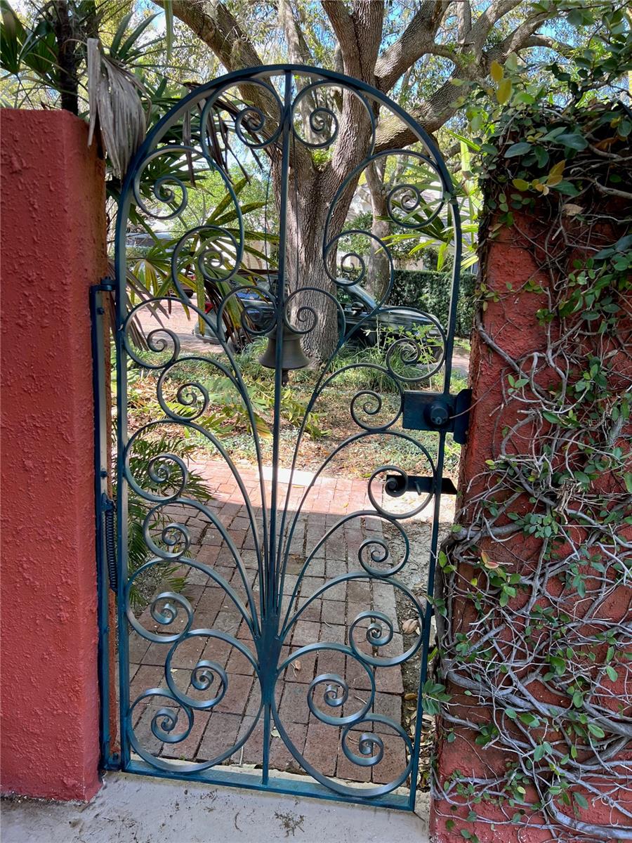 COLLEGE PLACE REP - Residential