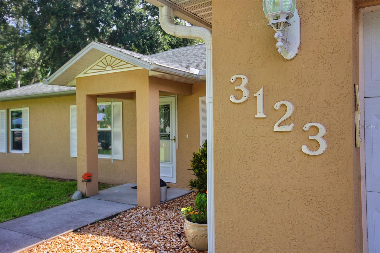 3123 WOODLAND DRIVE