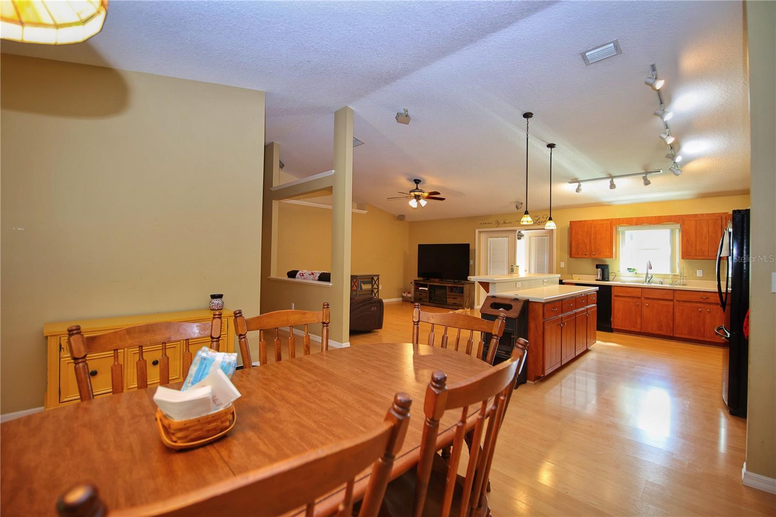 3123 WOODLAND DRIVE