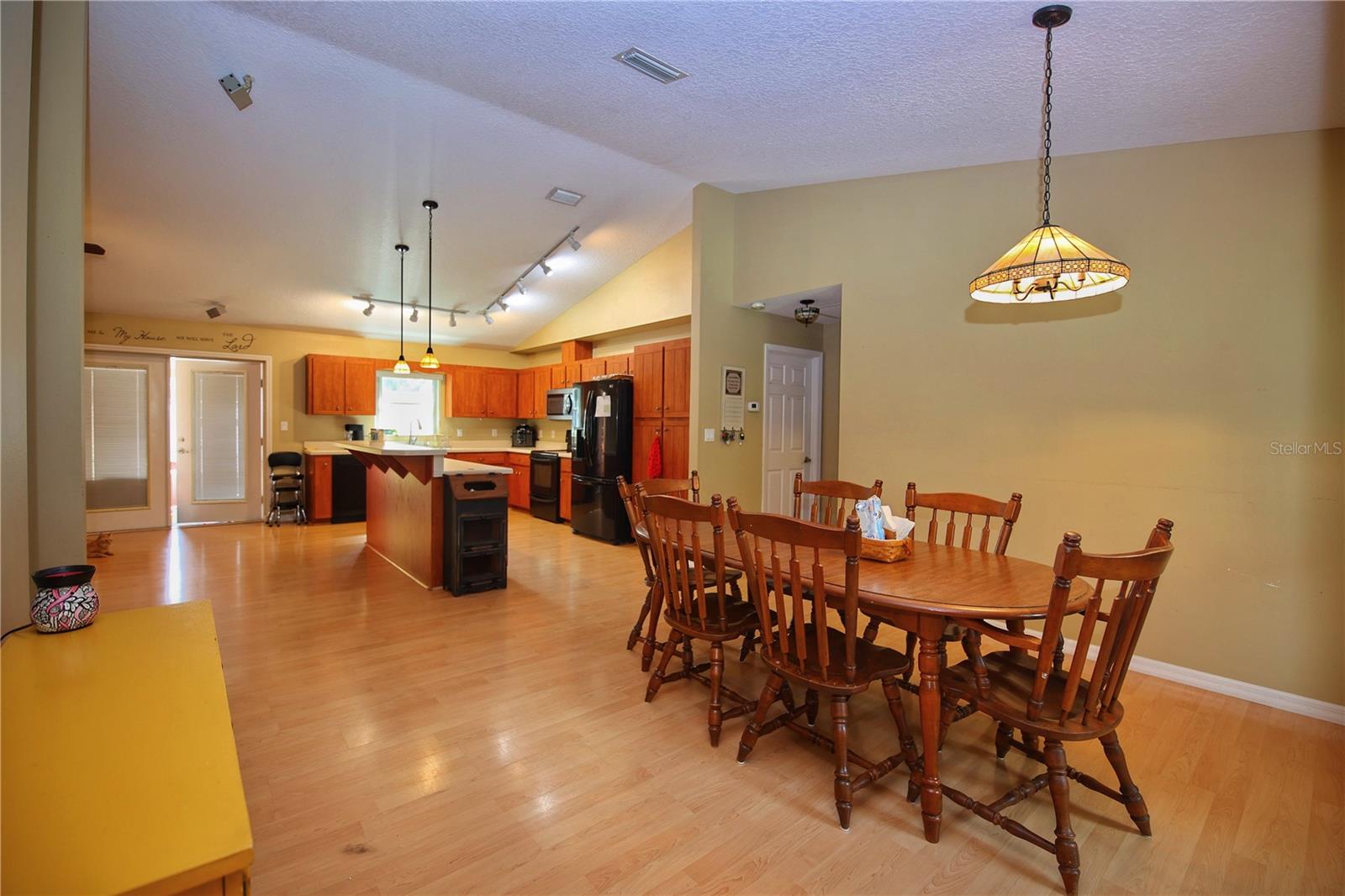 3123 WOODLAND DRIVE