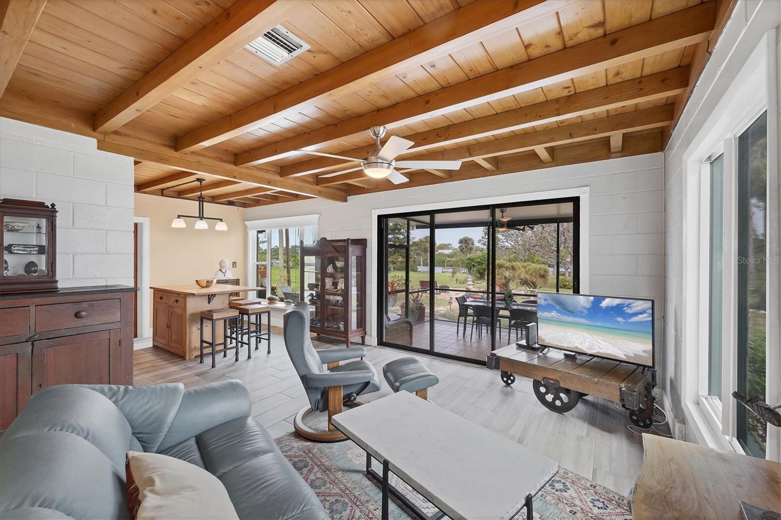 SOUTH VENICE - Residential