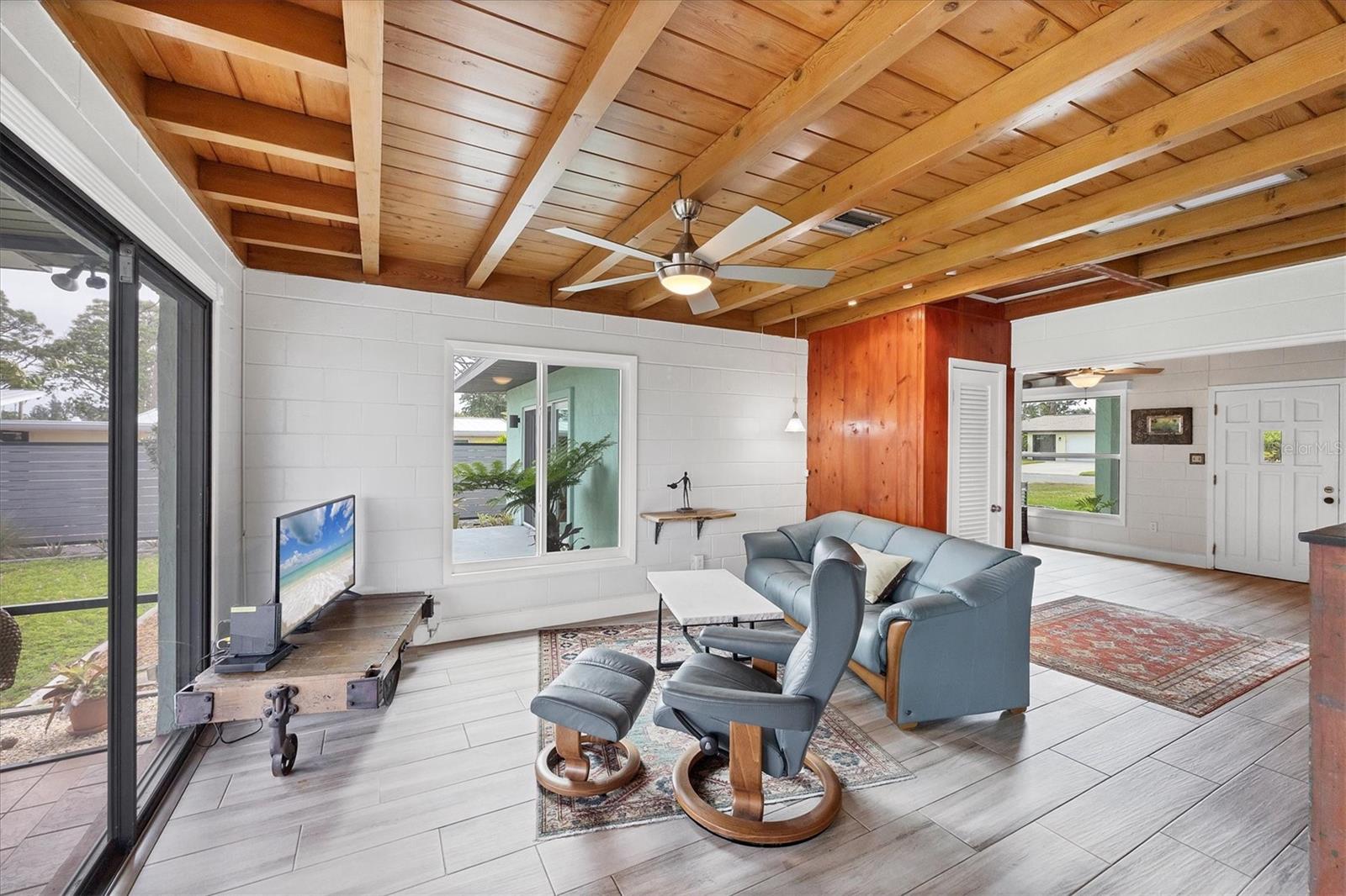 SOUTH VENICE - Residential