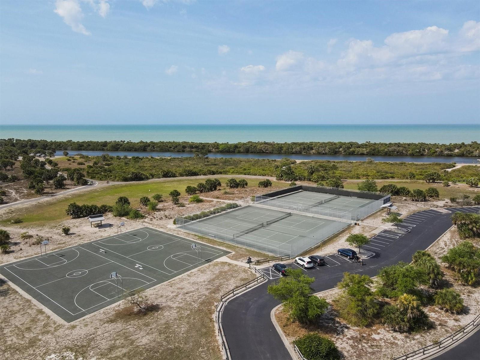 SOUTH VENICE - Residential