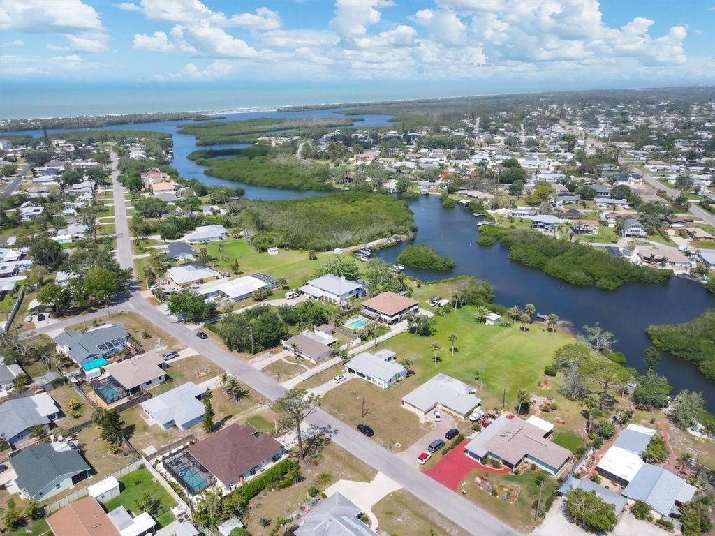 Photo of 1156 Lemon Bay Drive, Venice, FL 34293 (MLS # A4648295)